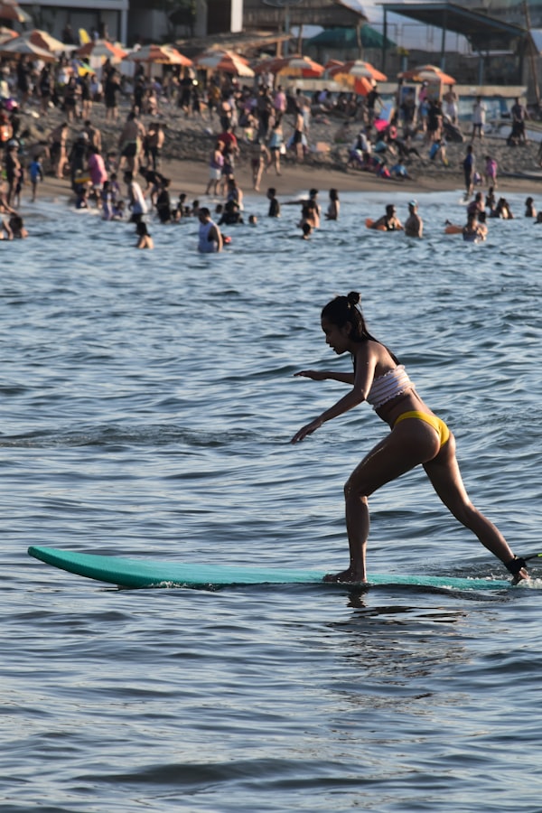 Girl surf